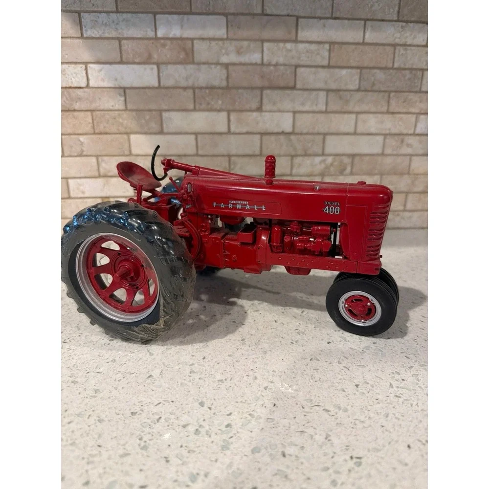 McCormick Deering Model M Engine 1/8 Iowa Welcome‎ Center